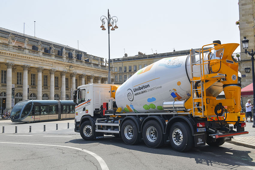 Toyota expérimente un camion porte-voitures alimenté au GNV